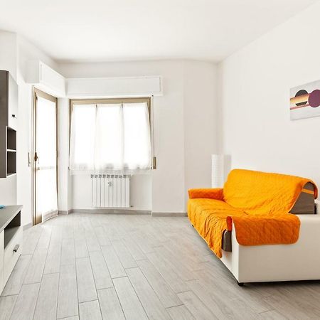 Renewed Balcony Flat With Green Garden Milano Esterno foto