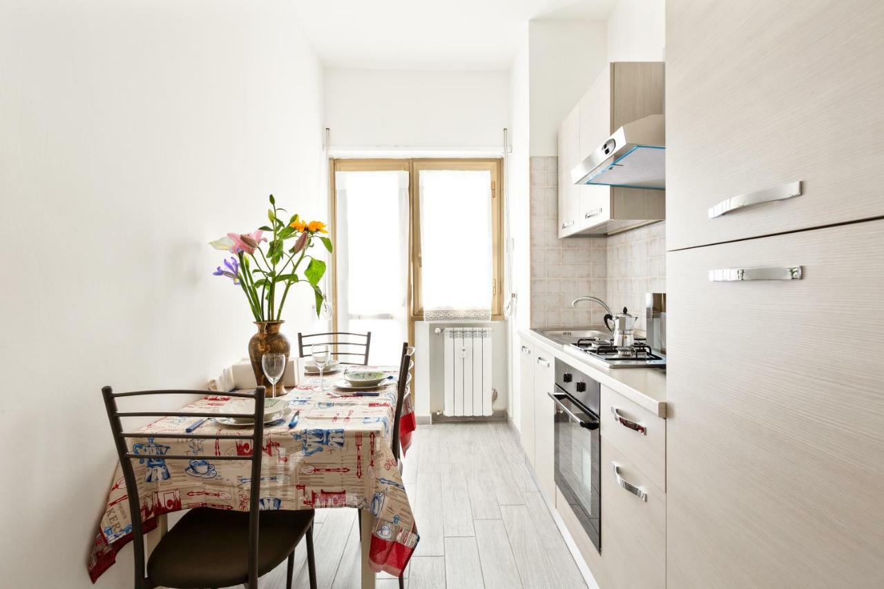 Renewed Balcony Flat With Green Garden Milano Esterno foto