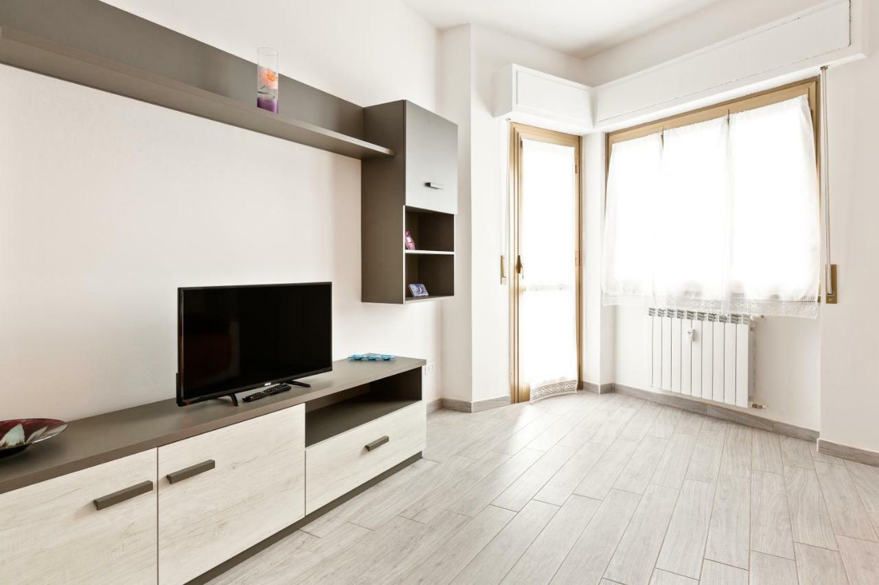 Renewed Balcony Flat With Green Garden Milano Esterno foto